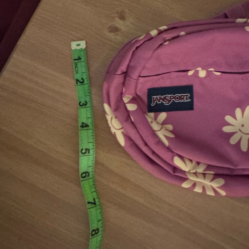 Jansport beltbag-Yellow smiley face Florals
adjustable w/ 2 zippered sections - Picture 3 of 14